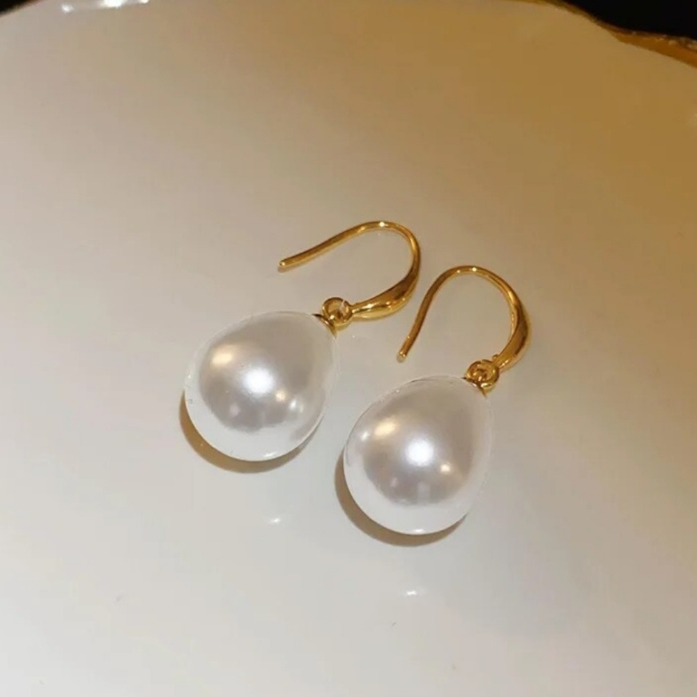 Pearl Teardrop Earrings